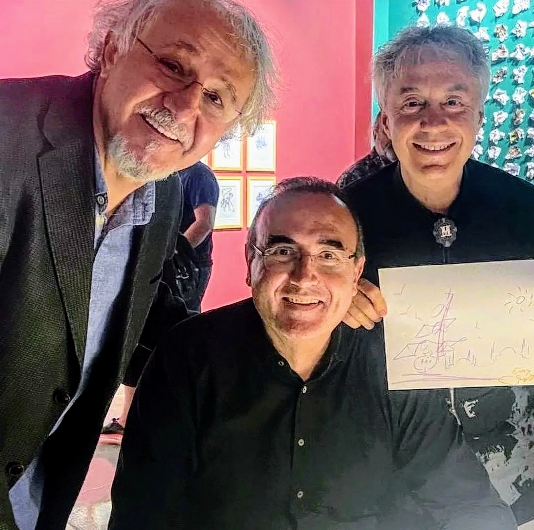 OnayAkbas's tweet photo. Metin UCA..
Dost meclisimizin,kahkasını,her daim iyimser,umut ve ıṣık dolu,dayanıṣma söz konusu olduğunda çekinmeden "Burda!" diyebilen,uslanmaz muhalif, sım-sıcak Güneṣini yitirdik..
Güneṣten ödünç aldığın gülüṣünü ve kahkalarını unutmayacağız..Mekanın ıṣık olsun kardeşim https://t.co/tvSwrQE26a