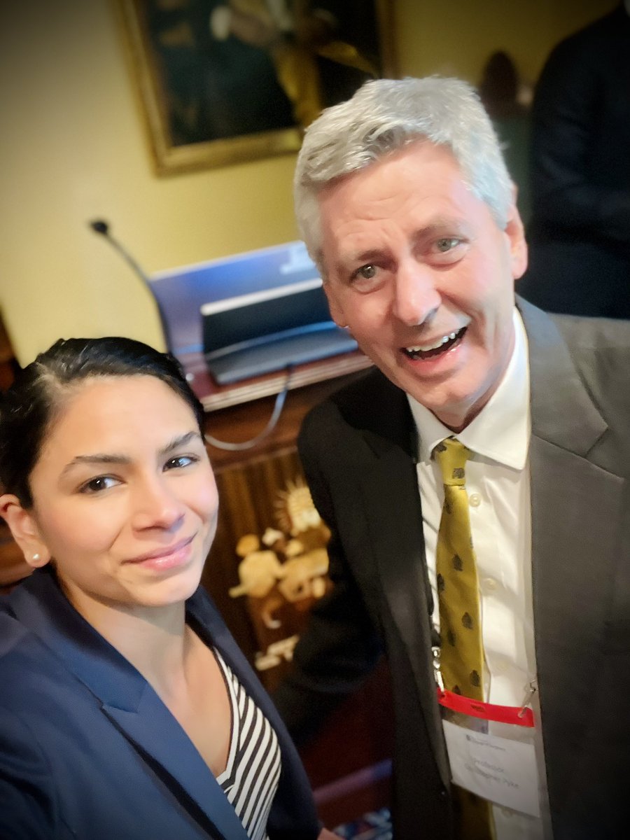 karishma_jassal's tweet photo. There's no better way to kickstart a weekend than the honour of a research prize + selfie from @christophermpyk @RACSurgeons. Appropriately following on operating with @JonathanSerpell tomorrow as a chaser #HustleHard #nerdmode @miR_JLEE couldn't have done it without you! https://t.co/tki0hlsgFV