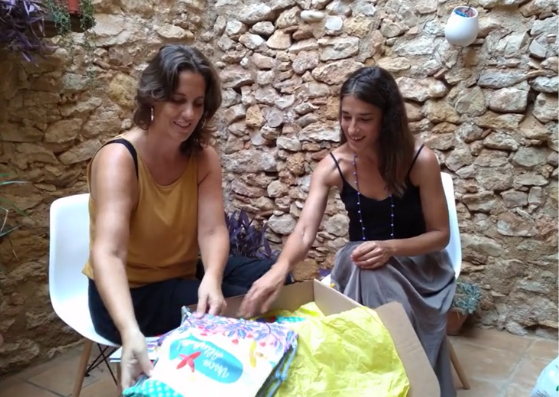 pamapamcat's tweet photo. Atenció #ajuntaments, #castellers, #diables i #bastoners

@niucoop és una cooperativa d'#Altafulla  on es fusiona la il·lustració i l'artesania tèxtil per crear productes  personalitzats de proximitat i sostenibles.

I són un projecte de l'#ESS!
https://t.co/cWH9L4kHqF https://t.co/JvgZ3t06A9