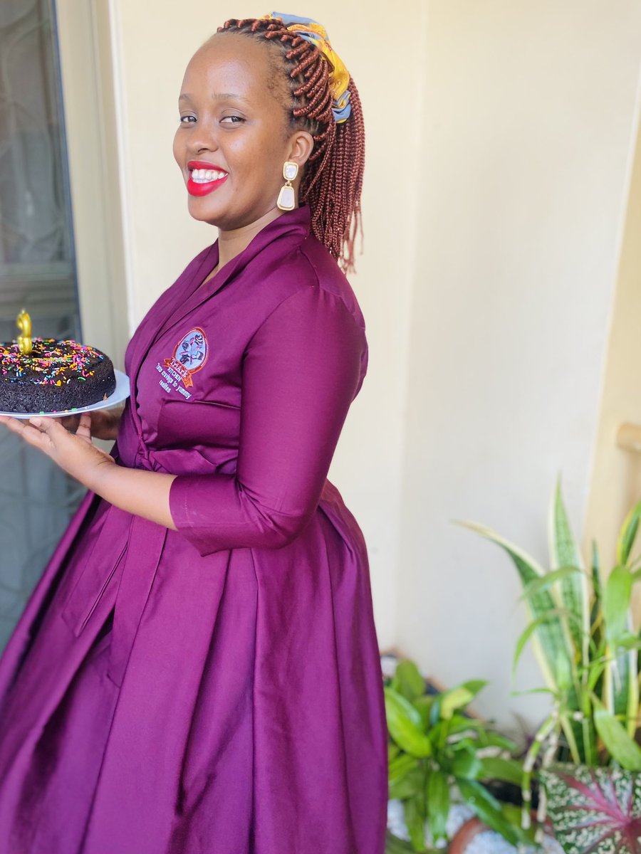 triark_kitchen's tweet photo. 3 years ago on Trinidad’s birthday,,TriArK Kitchen was born and we are more than overjoyed for the support you have showed us .#triarkkitchen #triarkkitchencakes #cakestagram #appreciationpost #ugandanbaker #FormetoliveisChrist. https://t.co/BEvZWpQtxy
