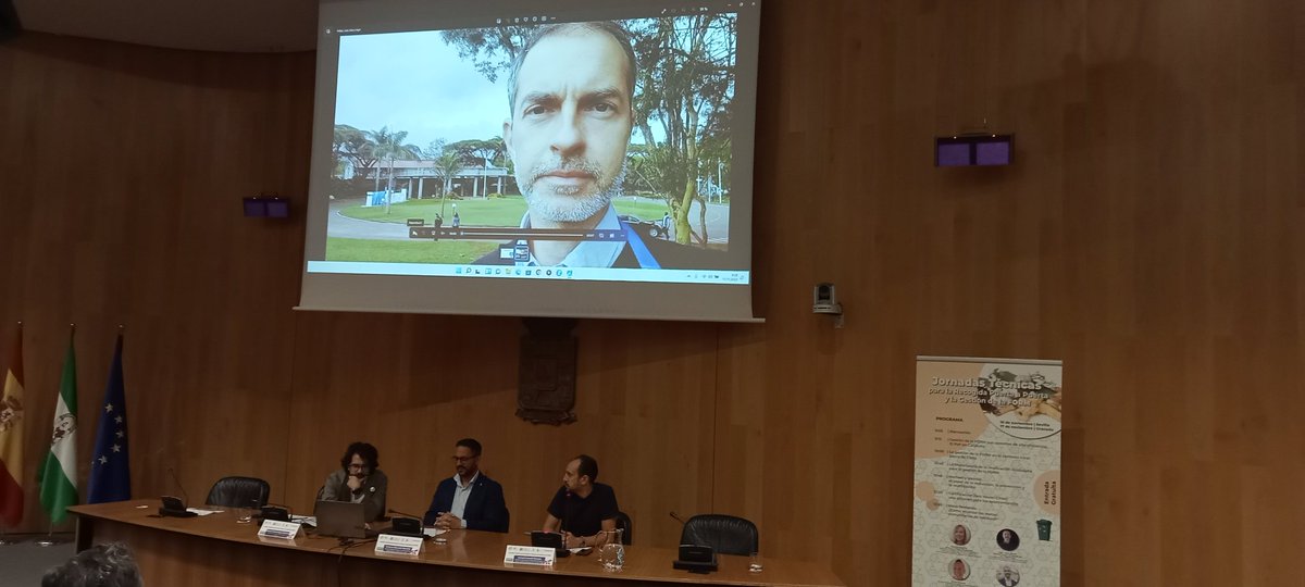 ♻️ Presentación de la Jornada Técnica para el Puerta-a-Puerta y la gestión de la #FORM que organizamos junto a  <a href="/MiZAcademy/">Mission Zero Academy</a> y 
<a href="/zerowasteeurope/">Zero Waste Europe</a>, con <a href="/ismaelcrienda/">Ismael CasottiRienda</a> <a href="/Antonioguajar/">Antonio Mancilla</a>
<a href="/dipgra/">Diputación de Granada</a>, Joan Marc y <a href="/Sama_86/">Manu Sama</a> #COAMBA #SomosCOAMBA #GestiónResiduos #Residuos