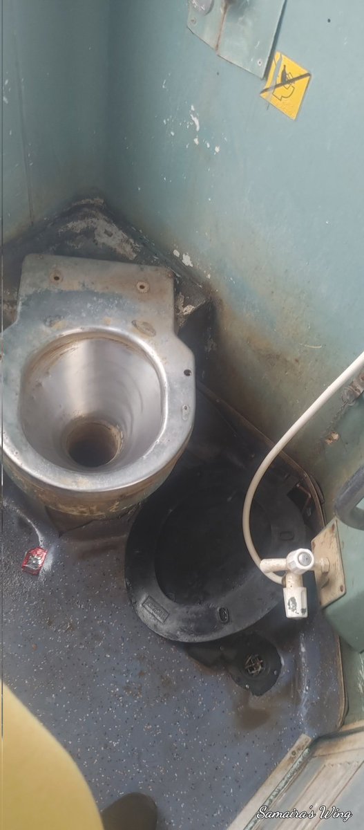 vickys7's tweet photo. @indianrailway__ @RailwaySeva @RailMinIndia  Before starting train is inspected though this toilet is there how ppll will use it please suggest..Today's prasanti express B7 18463 https://t.co/hR027i3g2y