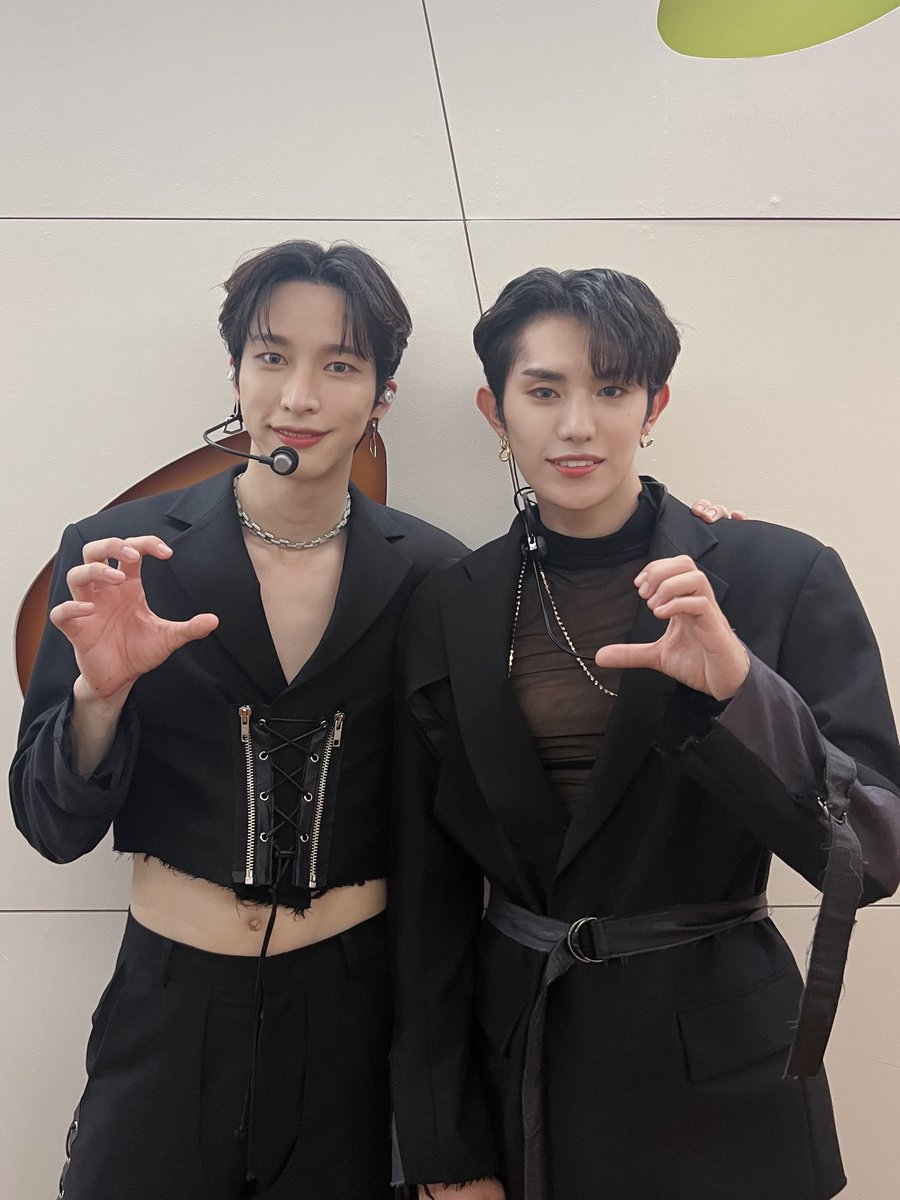 OnlyOneOf_twt's tweet photo. [#Photo/📷]

온리원오브 'Bump Up Business'

배우로 변신해 멋진 모습 보여준 기특장군들🥹💦
지금까지 범프 업 비즈니스와 함께해 주신 라이온,
그리고 라이프 분들께 감사드립니다💝💫

#OnlyOneOf #온리원오브
#BUMPUPBUSINESS #범프업비즈니스 https://t.co/CVS3r2lyOB