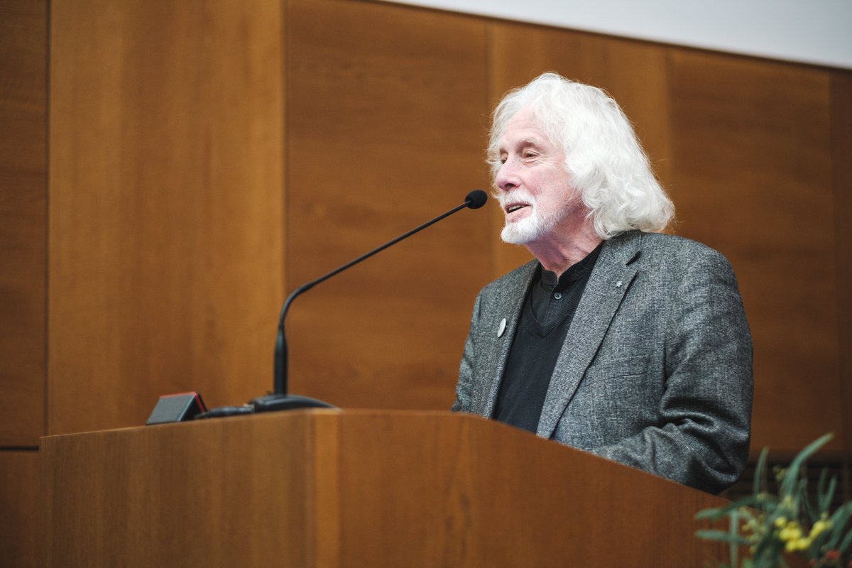 🇨🇿 34. výročí pádu komunistické totality v naší zemi jsme si připomněli již včera na akci Křehká svoboda. 

🎖️ Pozvání přijali představitel československého exilu Karel Skalický, ukrajinský diplomat Olexander Scherba a dramaturg Petr Oslzlý. 

ℹ️ Více: muni.cz/go/4d85b7