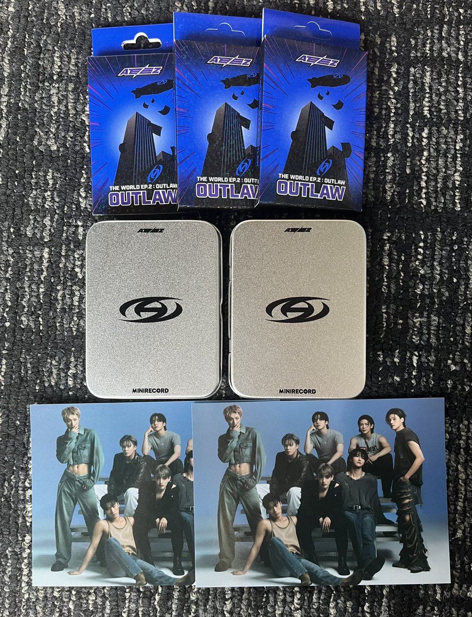 — [#GAFromMistK] 

HAPPY ATINY DAY GIVEAWAY!!

💨 3 winners of sealed platform album
💨 2 winners of mini record special tin can
💨 2 winners of cosmo ateez pob

🧡 follow, like, &amp; retweet
🧡 mention your fave mutuals

Ends in 5 days! Goodluck! ✨