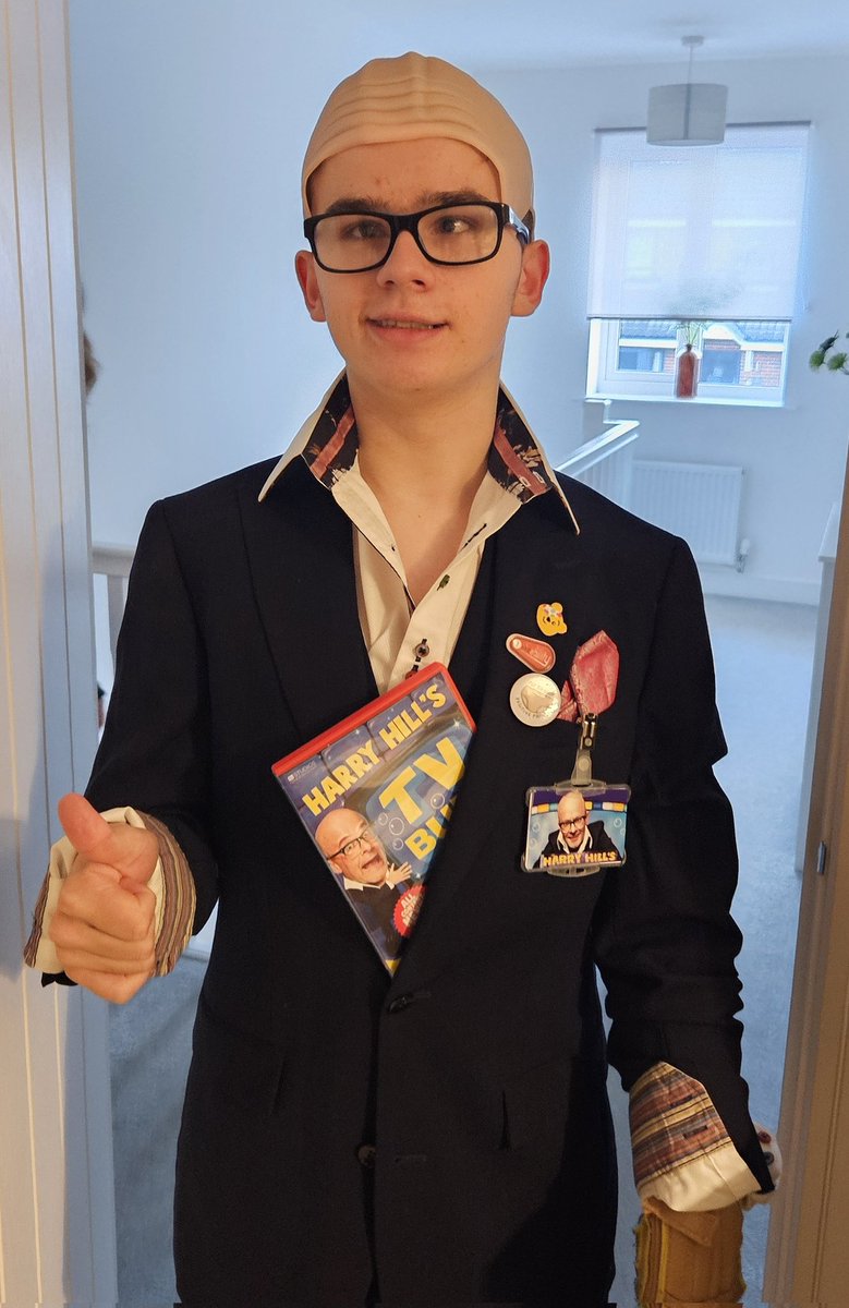 ChrisThebe's tweet photo. It's @ChiIdreninNeed and Joseph's school is having a fancy dress day, so he decided he wanted to go as @HarryHill #childreninneedday https://t.co/jcYeOWZXLe