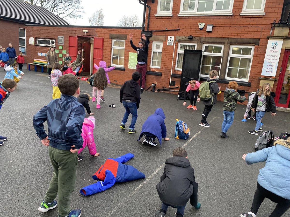 UrmstonPrimary's tweet photo. Starting the day with βbearpeesβ for Children In Need at UPS. #childreninneed #bearpees #CIN #BBCCiN https://t.co/aOp3tUq9lj