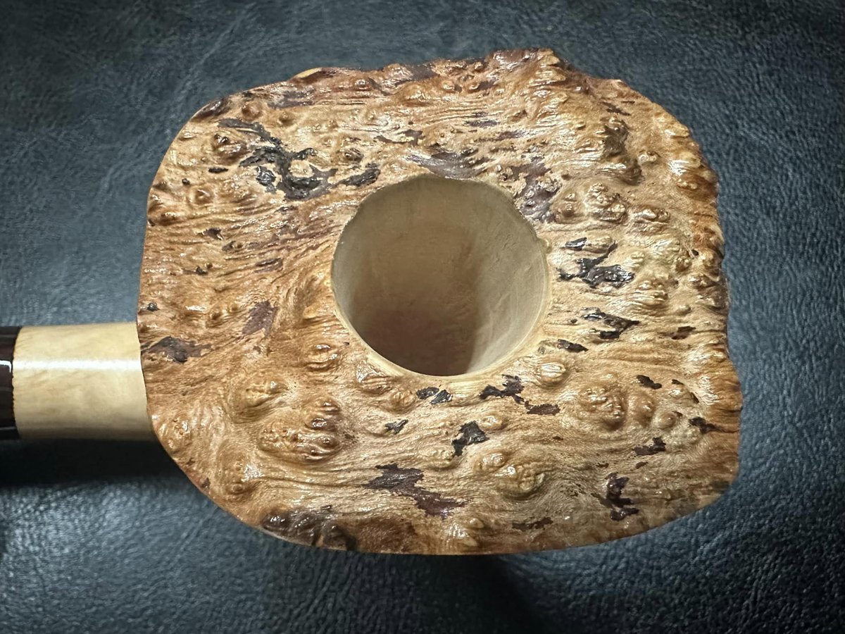 manellipipe's tweet photo. Manelli Bent Big Natural Briar pipe handmade fatta a mano in Italy no filter stem acrylic oz.4,4gr.126 size 168x70mm 6,57x2,75inch #LiveEveryPipeMoment #PipeManelli #Manelli #briarpipe #tobaccopipe #handmadeinitaly #manellipipe #briarpipe
https://t.co/3ABOBmQS2c https://t.co/ftFHn2S8S6