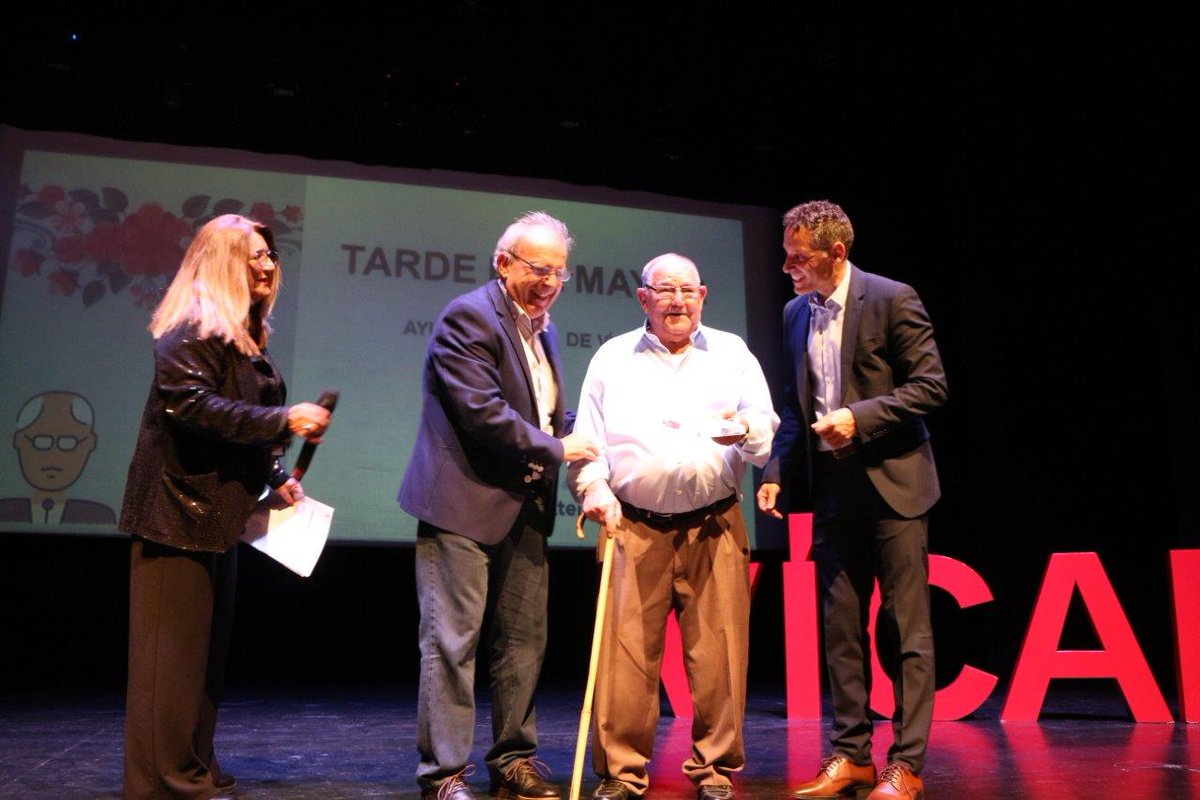 Ayer celebramos en Almería la tan esperada "Tarde del Mayor" junto al <a href="/Aytovicar/">Ayuntamiento de Vícar</a>. Una emotiva convivencia junto a nuestros usuarios y usuarias del servicio de ayuda a domicilio y centro de día de "Las Cabañuelas" en la que también se homenajeó a dos de nuestros usuarios del #SAD: