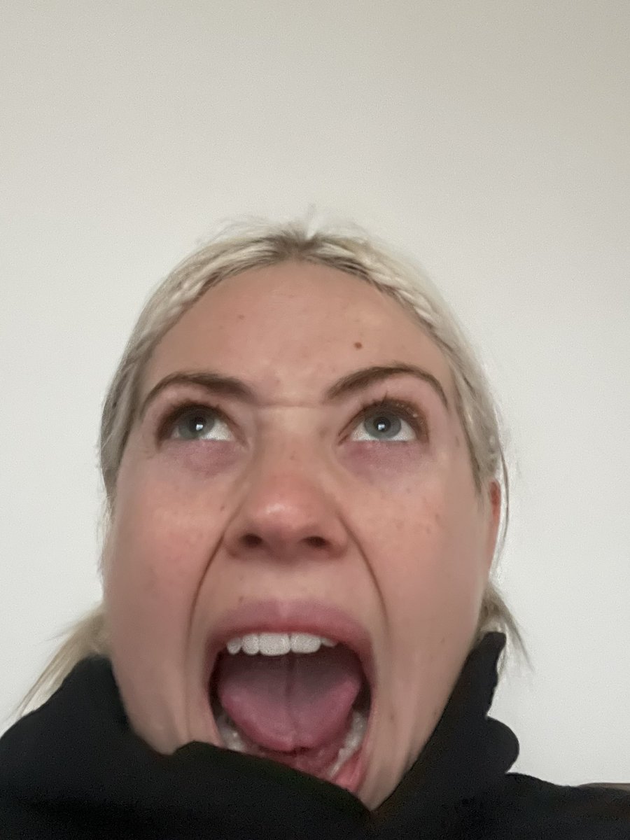 Lauran Hibberd tweet media