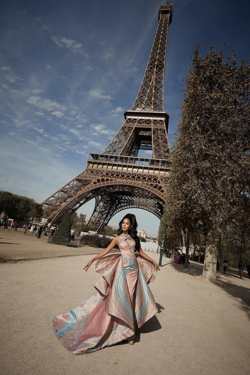 belldelagua's tweet photo. และนี่คุณแชมเปญผู้ออกแบบและทำชุดประจำชาติให้แอนโทเนีย #MissUniverseThailand2023 https://t.co/9Ekaun1lm5