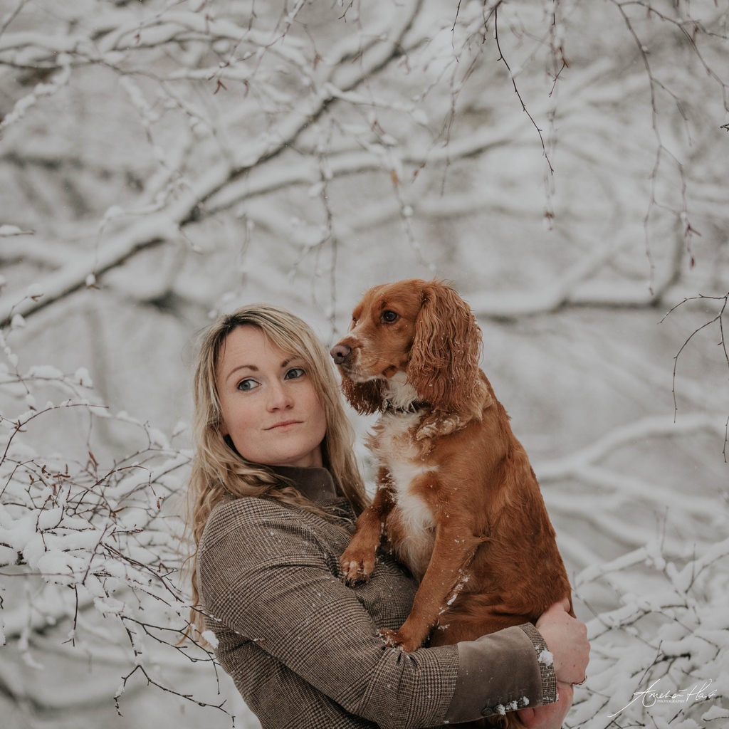 Welligogsltd's tweet image. A walk to remember 😍 🐾

@megsella_kohinoor 

📷️ @somethingfromthehart 

l8r.it/H3OB

#welligogs #distinctlybritish #tweedjacket #jacket #coat #winter #dogwalking #dogs