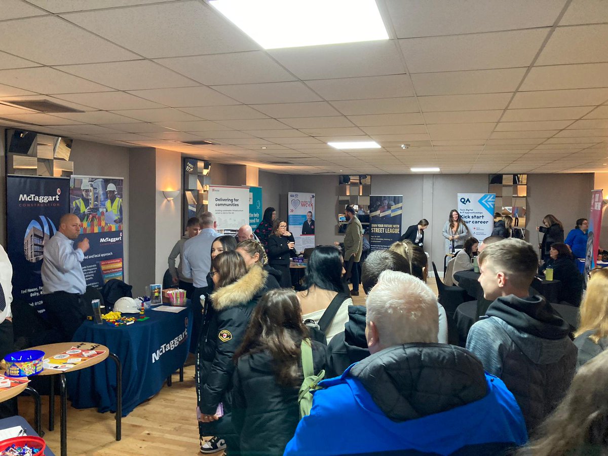 This is how <a href="/DYWLED/">DYW Lanarkshire & East Dunbartonshire</a> influences the school curriculum, to provide future career pathways &amp; choices for our high schools winter leavers. 
Pulling together a #ScotCareersWeek23 Employment Support event with 24 partner organisations &amp; employers for 164 pupils from our <a href="/nlcpeople/">NorthLanCouncil</a> scho