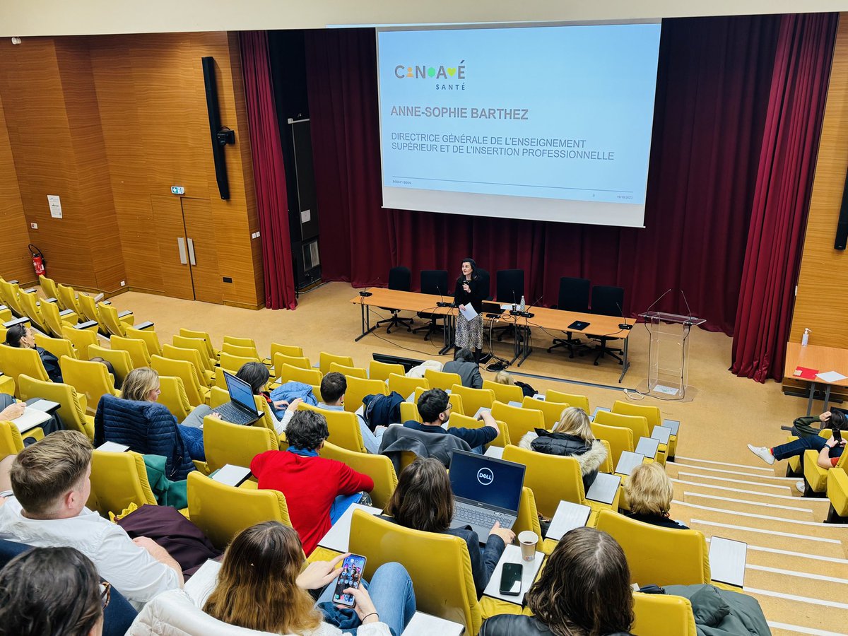 Heureuse de cette nouvelle réunion de la Cellule Nationale d’Appui des Étudiants, spécialement en santé. 🙏aux référents engagés sur le terrain ! Continuons à renforcer les procédures de signalement et à écouter/accompagner les étudiants en souffrance @Sante_Gouv @sup_recherche