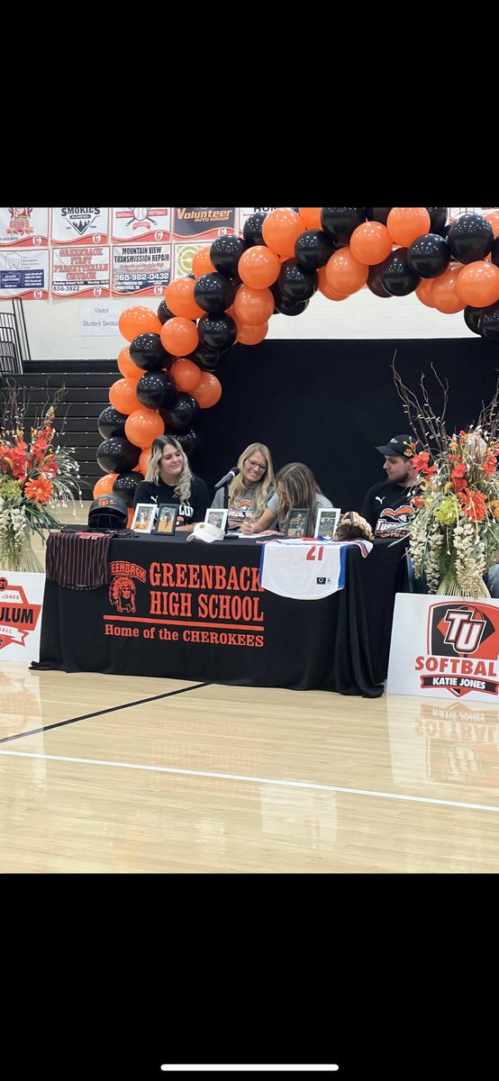 jonesk031's tweet photo. Offically a Pioneer! Couldn’t have asked for a better signing day! Thank you to everyone who came out and has supported me on my journey! New chapter awaiting! #rollneers https://t.co/ouy5wMGEH5