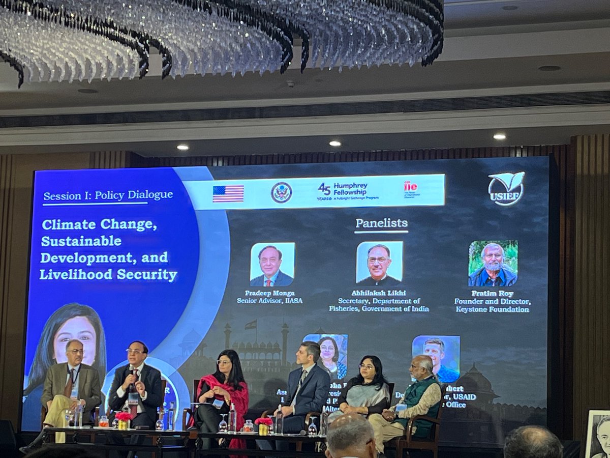 iamkunran's tweet photo. #45HumphreyFellowship Conference:  1st policy  dialogue on Climate Change, Sustainable  Development, and Livelihood Security. Aaron Schubert @usaid_india. Joined by Humphreys  @anubhabhonsle (moderator), @likhi_dr , @PradeepKMonga, @LvngDMyth, Pratim Roy (Keystone Foundation) https://t.co/UFgOncj6pT