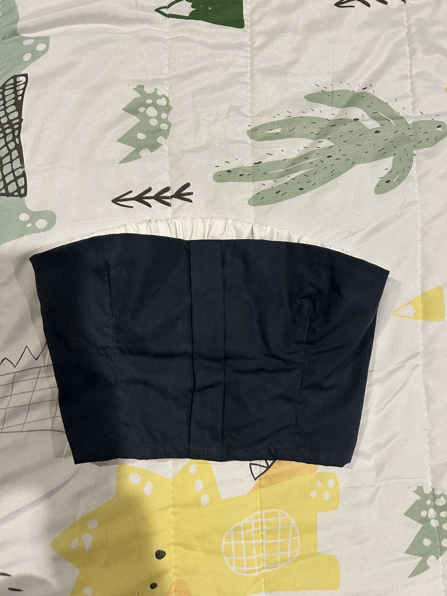 9304shop's tweet photo. MELT.INMOMENTS Riddle Top เสื้อเกาะอกเลเยอร์ สี Navy size XS 

ราคา 330บาท
ค่าส่ง เก็บหลังส่งตามจริง

สนใจเดม/เมนชั่นมาได้เลย🧋
#ส่งต่อ #ส่งต่อเสื้อผ้า #ส่งต่อเสื้อผ้ามือสองราคาถูก #ส่งต่อเสื้อผ้ามือสองสภาพดี  #ส่งต่อเสื้อผ้ามือสอง #ส่งต่อเสื้อผ้ามือ2 #โล๊ะตู้ #โล๊ะตู้เสื้อผ้า https://t.co/ch901pmMur