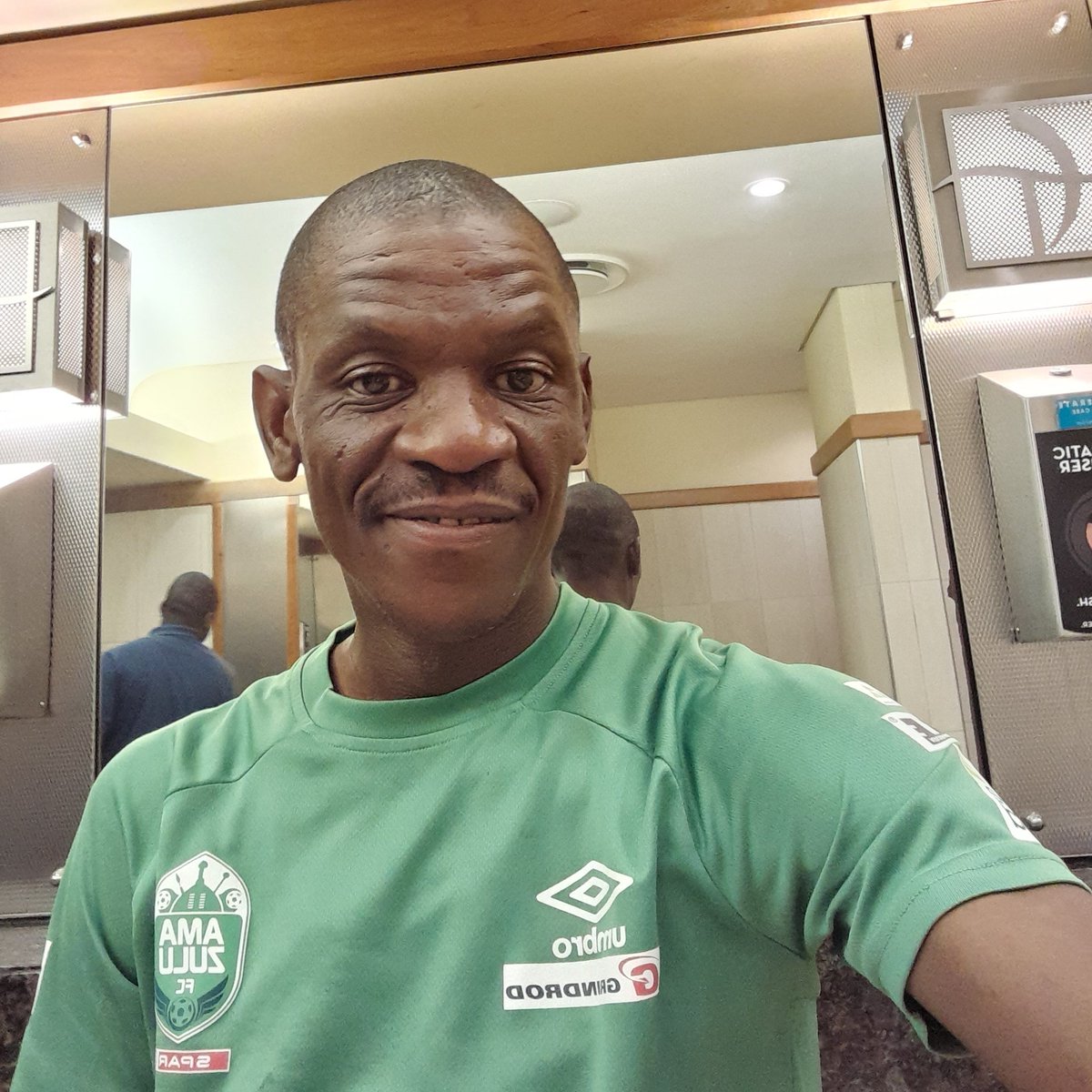 bongza_RSA's tweet photo. #NewProfilePic https://t.co/qq6fwMnNd0