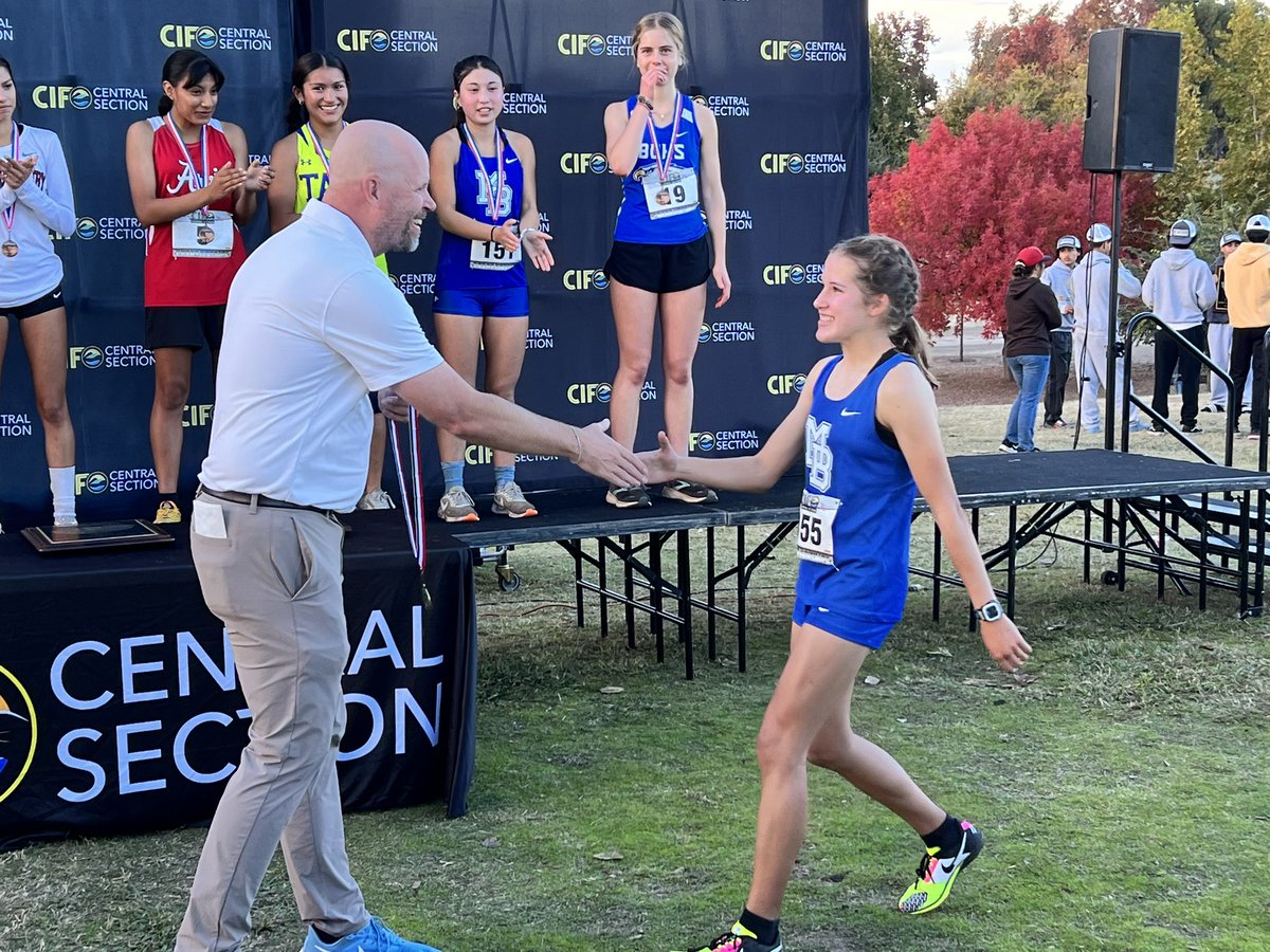 CifCentral's tweet photo. Kerman won the Division IV girls cross country championship with 96 points to Morro Bay’s 113. Morro Bay freshman Shelby Taylor won the race in 19:09.03. Congratulations to all the runners! 👏🏆🏃‍♀️ https://t.co/oIiEBVJEMK