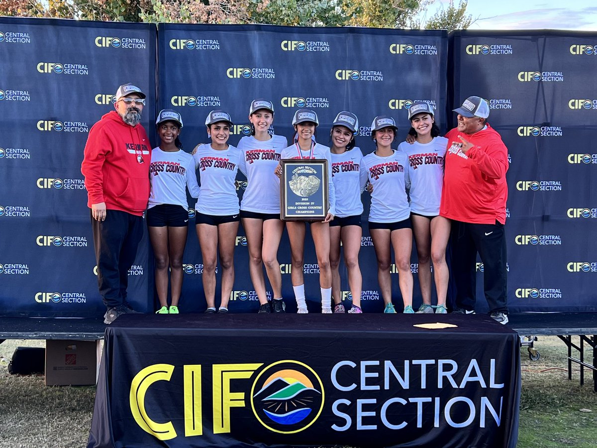 CifCentral's tweet photo. Kerman won the Division IV girls cross country championship with 96 points to Morro Bay’s 113. Morro Bay freshman Shelby Taylor won the race in 19:09.03. Congratulations to all the runners! 👏🏆🏃‍♀️ https://t.co/oIiEBVJEMK