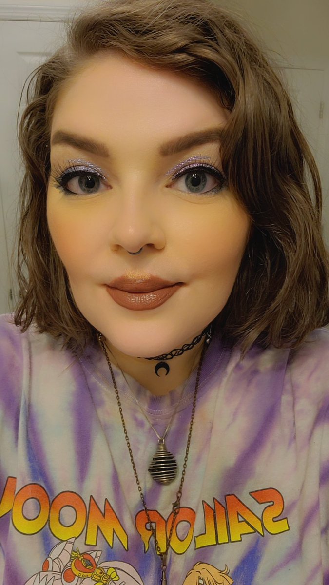 starcaller_'s tweet image. #HalfMagic is Pure Magic. Spirit Guides and Fairies are Real were amazing colors, and Flikking Feirce eyeliner is absolutely revolutionary! Love this brand so much!
#makeup #makeupartist #mua #MagicalGirlVibes