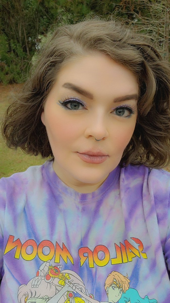 starcaller_'s tweet image. #HalfMagic is Pure Magic. Spirit Guides and Fairies are Real were amazing colors, and Flikking Feirce eyeliner is absolutely revolutionary! Love this brand so much!
#makeup #makeupartist #mua #MagicalGirlVibes