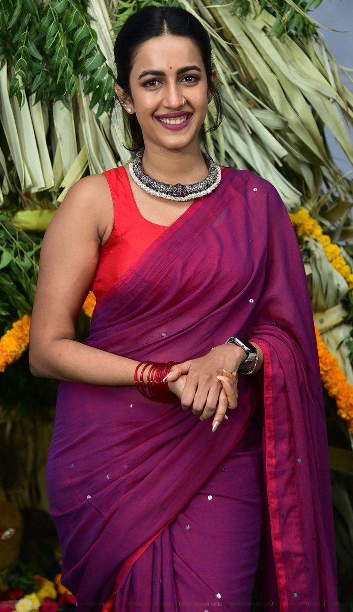 AshokKumarGuda1's tweet photo. Pai pedavule antha vichukunte..kindha panty lo daachina pedavulu inkentha vichukuntaayo.. ❤️❤️ https://t.co/AfnlAly2Jz