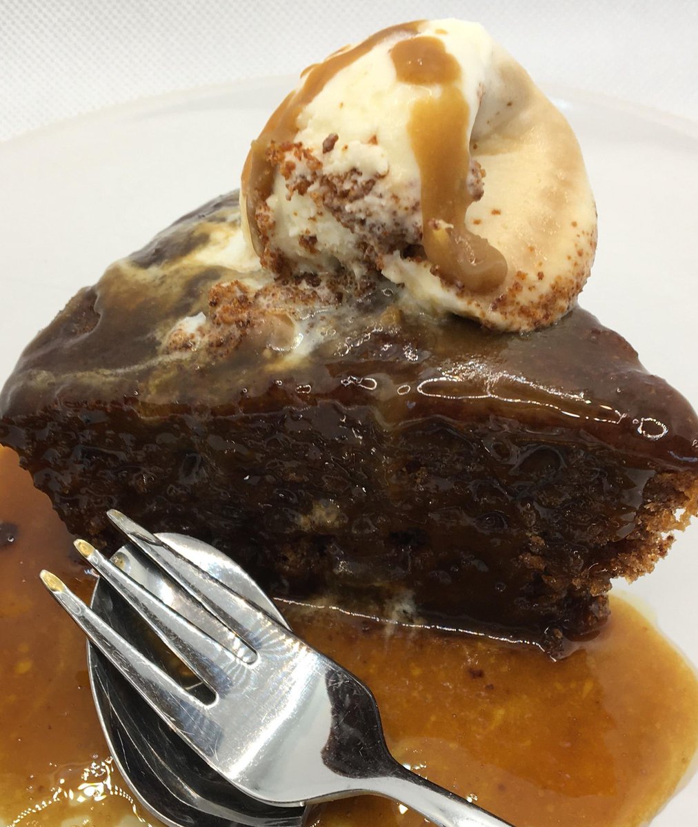CartmelSticky's tweet photo. Festive Sticky Figgy Pudding with a dollop of Sticky Toffee ice-cream, perfect combination 😋
@lakes_icecream #puddinglove #stickyfiggypudding #Christmas #pudding #itsbeginningtolookalotlikechristmas https://t.co/pmbfJJKhj2