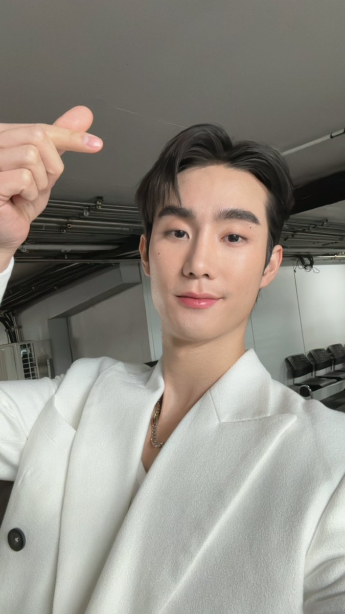 fforcejs's tweet photo. พร้อมแล้วนะครับเจอกัน🤍 #BiothermXForce https://t.co/uAzGwAZzDV