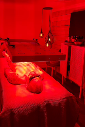 Nurturer_'s tweet photo. 𝗥𝗲𝗱 𝗟𝗶𝗴𝗵𝘁 𝗧𝗵𝗲𝗿𝗮𝗽𝘆 is great for skin conditions such as Eczema &amp; Psoriasis, the red light kills Acne-causing bacteria and repairs scars. Plus... it boosts 𝗰𝗼𝗹𝗹𝗮𝗴𝗲𝗻 𝗽𝗿𝗼𝗱𝘂𝗰𝘁𝗶𝗼𝗻, 𝗲𝗹𝗮𝘀𝘁𝗶𝗻, and 𝗰𝗶𝗿𝗰𝘂𝗹𝗮𝘁𝗶𝗼𝗻. Treatments start from $50 https://t.co/uApkbGJPaQ