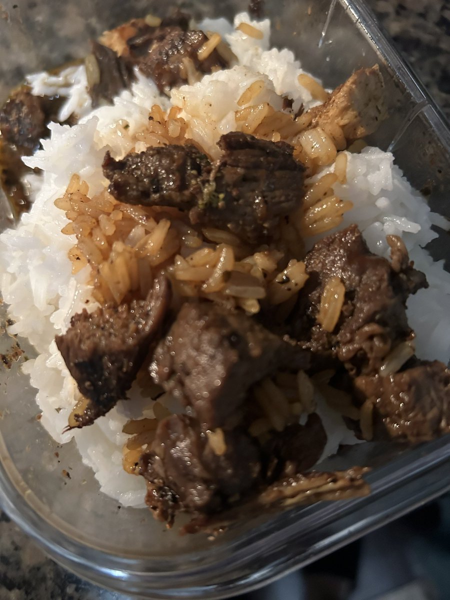 issawomanista's tweet photo. I love when my Jasmine rice ๐ cooks perfectly such that they are like some fluffy grits. ๐ #SaveMoneyCookAtHome ๐ฉ๐ฝโ๐ณ๐กMy leftovers ๐ฝ๏ธ be a whole theme.๐ฅ https://t.co/QrjcpHFjtU