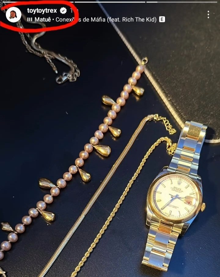 Eu sei que nem é hora pra isso, mas eu não vou ficar com essa pulga atrás da orelha só pra mim 👀