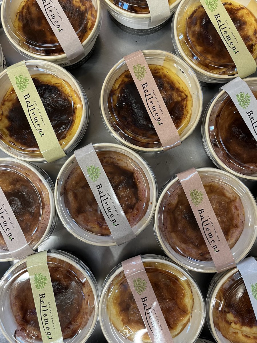 本日も雨の中ありがとうございました！バスチーも大好評です♥️
バスチーやチョコレートテリーヌのみのご購入でもOKですのでお気軽にお立ち寄りください～🇫🇷🗼