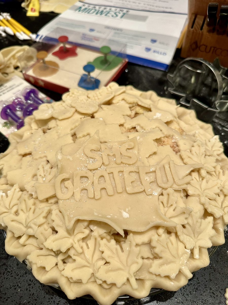 Poskin4KS's tweet photo. Up a little later than I expected, because #life and #friendsinneed, but I hope the @RaiderSms  Staff Appreciation recipients of these pies know how much they are TRULY appreciated!!! 

#ksleg #ksed #Raiders 💚🌻💚 https://t.co/c87up1lpJr