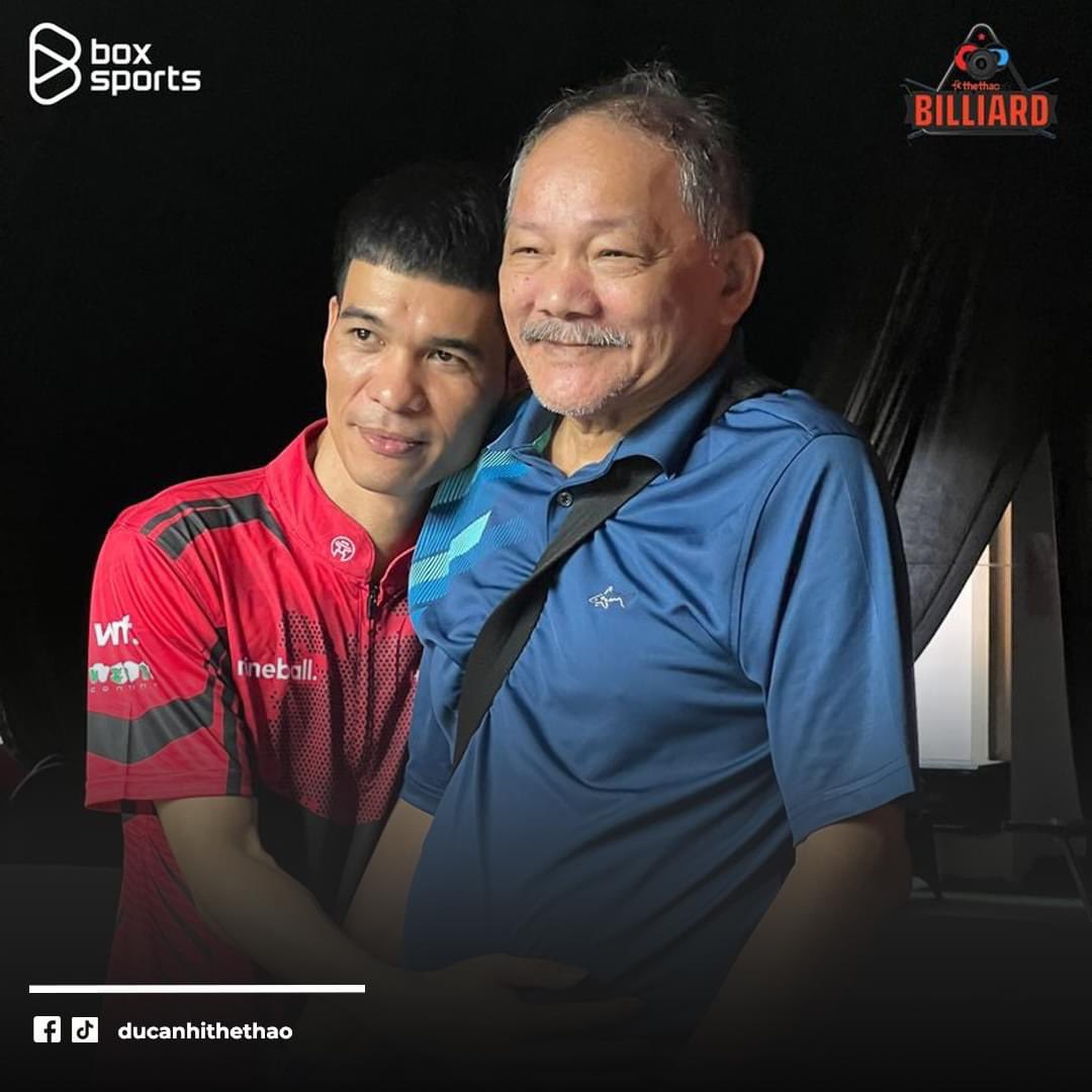 facuurivas2's tweet photo. Khải tóc dài chụp hình cùng 'phù thủy' Efren Reyes.
Được Gặp Thần Tượng Là Niềm Tự Hào Của Idol Khải Tóc Dài Nói Riêng Và Cũng Như Tất Cả AE Cơ Thủ Việt Nam Nói Chung
#billiards #billiardspool https://t.co/RRkyCxzkbd