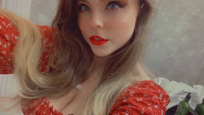 Channeling my inner MILF in this dress&hellip; and I&rsquo;m online! Broadcasting [LIVE] on @chaturbate &mdash; yearning<a href="/tag/mvsales"class="tags"><span>#mvsales</span></a>