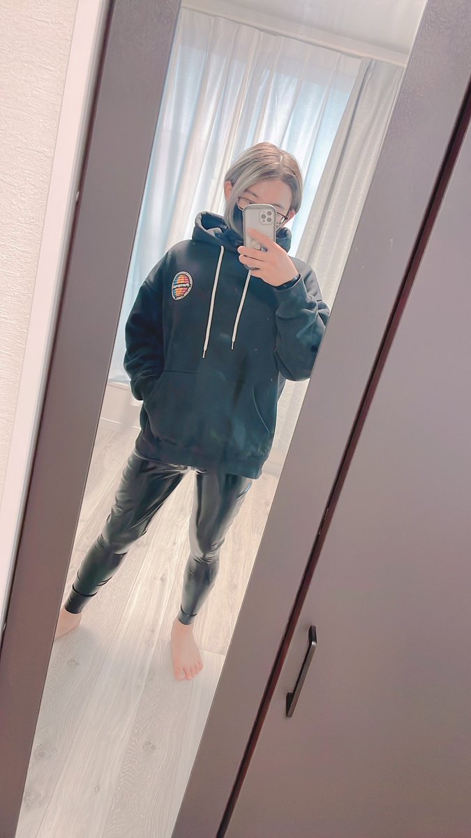 dm_bnenki's tweet photo. さっそく着てみたけど気持ち良すぎる。
とりあえずパーカーだけ羽織ってお出掛けしたいな https://t.co/L2UZXTPNPk