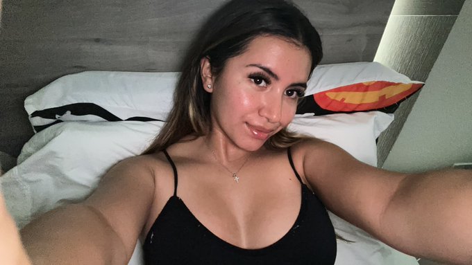 goodnight 😘 https://t.co/JYh0XvimmR
