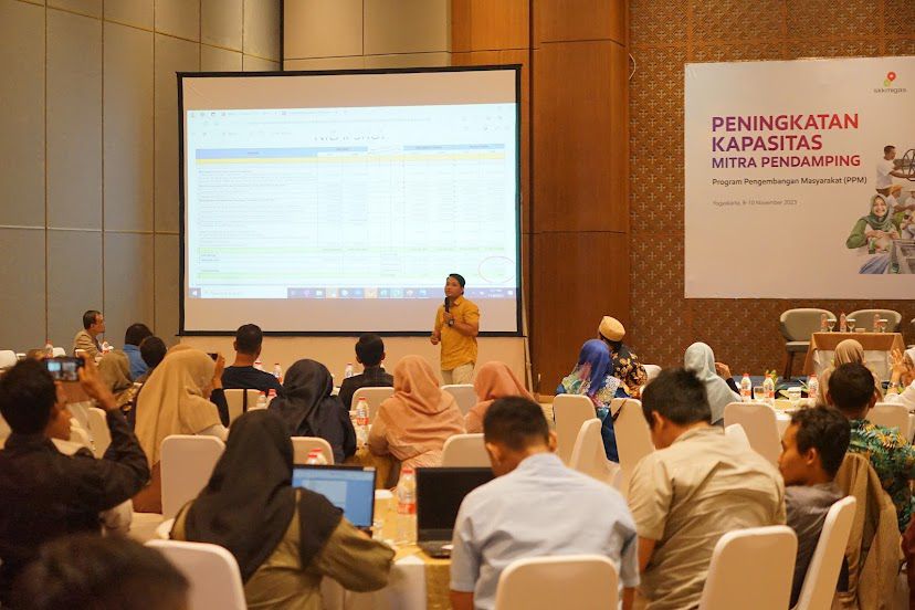 IDFoSIndonesia's tweet photo. Dengan perhitungan SROI dapat diketahui bahwa pelaksanaan Program Peningkatan Kesadaran Keselamatan Pipa Minyak Banyu Urip melalui Pendampingan Pertanian di Kab. Bojonegoro & Tuban memberikan dampak positif pada stakeholder terkait.
#SROI #EMCL #IDFoSwelfaredigitalcivilization https://t.co/tdTo3YNogb