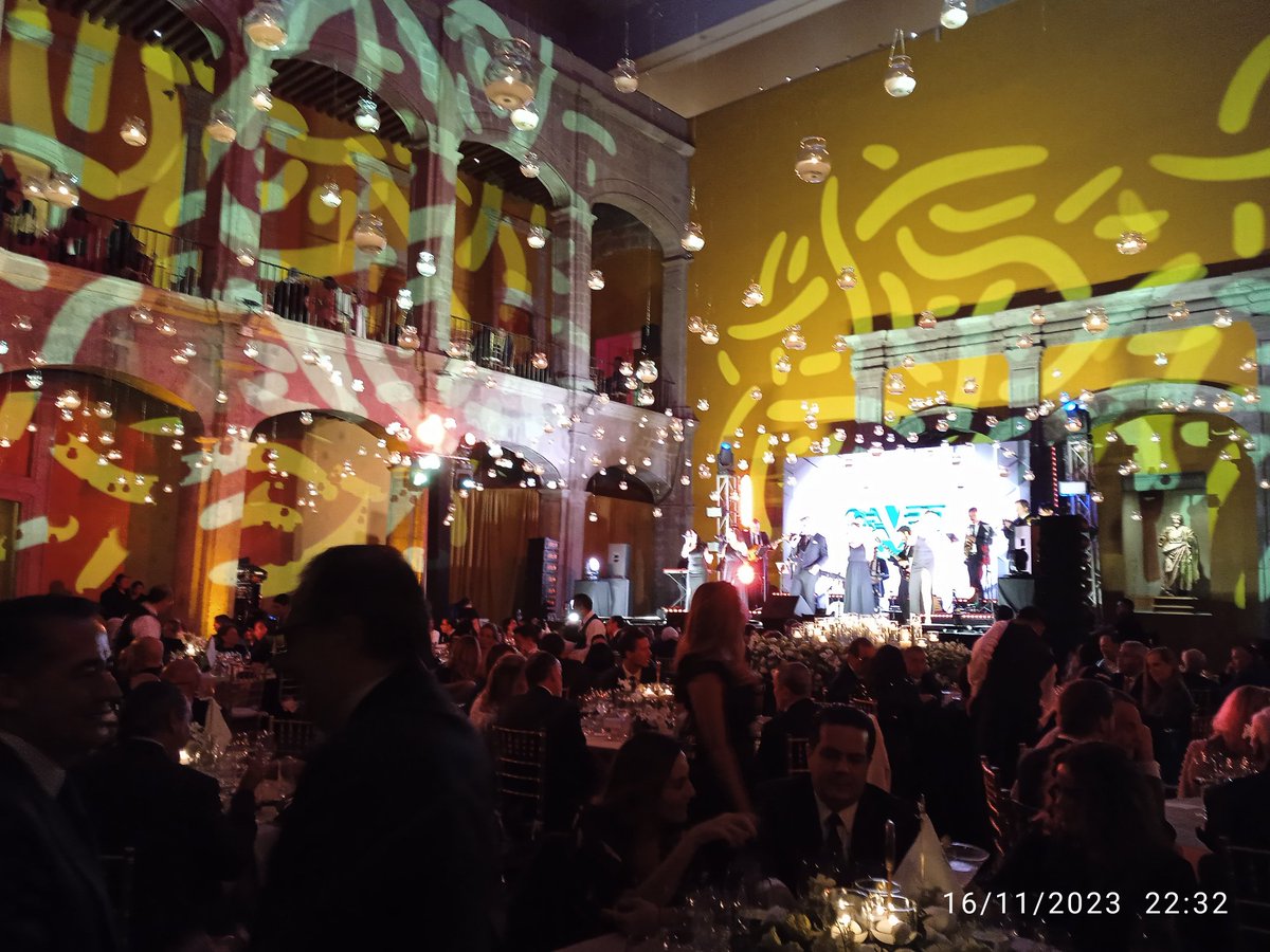 11 países en la fiesta por los 30 años de Pro Agro en el Club de Banqueros de la ciudad de México. Reconocimiento al poblano fundador Juan Carlos Cortes García