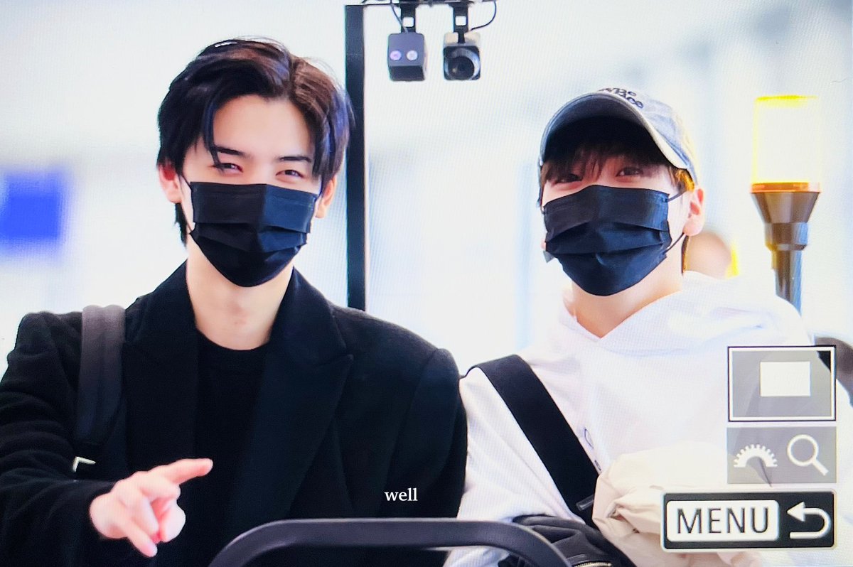 남자 어깨가 왜 이래요