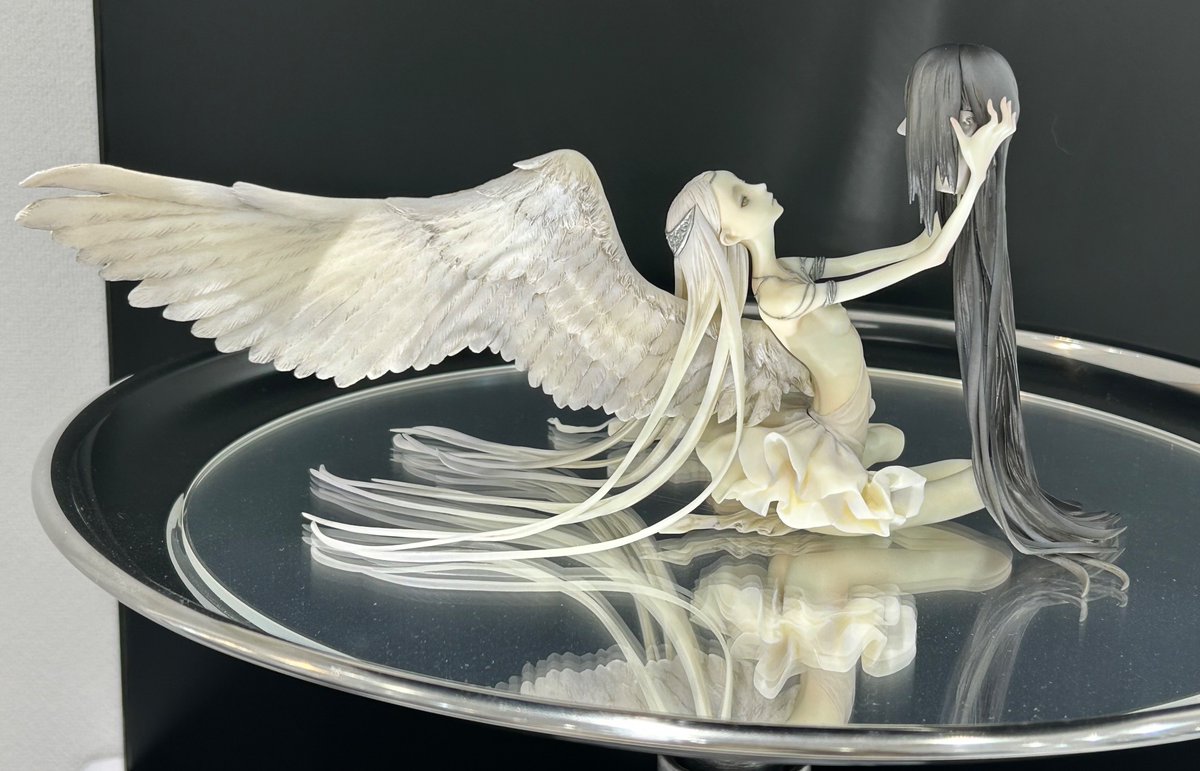 asmk_gengaten's tweet photo. 石長櫻子さんの個展「止揚－アウフヘーベン－」に行って参りました!めっちゃ雨だったけど出たら上がってた。吉兆！思っていたより小さくて、こんなのどうやって作っているのだ…？と不思議になるばかり。サロメの極端に細い腕が好きです。このくらいデフォルトのきいた人とかも描きたいなあ。［中］ https://t.co/A9MyYLqxtg