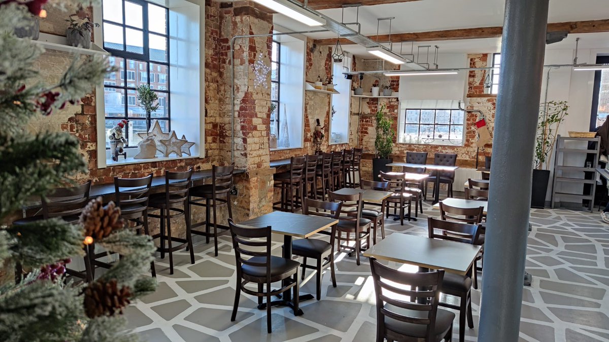 lbsEPOStills's tweet photo. DeliGreek Cafe. Located on the ground floor of the Lock Warehouse in Gloucester Dock. Our POS15 Epos system with #TouchOfficeWeb, scanner and #Dojo integration is the perfect solution for this family run business. #ICRTouch #technology @dojo_business_ @TonyICRTouch @icrtouch https://t.co/z8YB5Yb62w