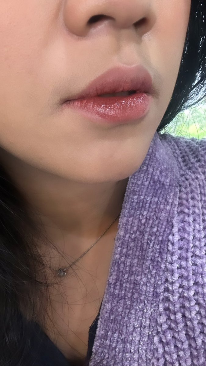 ditaandikaa's tweet photo. @ohmybeautybank Fix ini terbagus sih, lip vinyl blp x tuku (https://t.co/NjpHV3LS39) shade mocha https://t.co/wySAH1E6hC