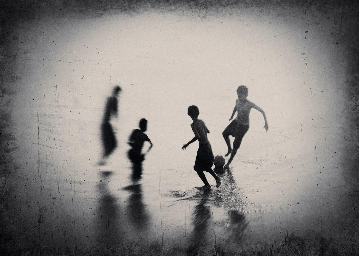 hengkilee's tweet photo. #PhotographyIsArt #photooftheday #photography #fineartphotography #Instagram #fotografia  #blackandwhitephotography #creativePhotography https://t.co/AdZ7b5R1DC