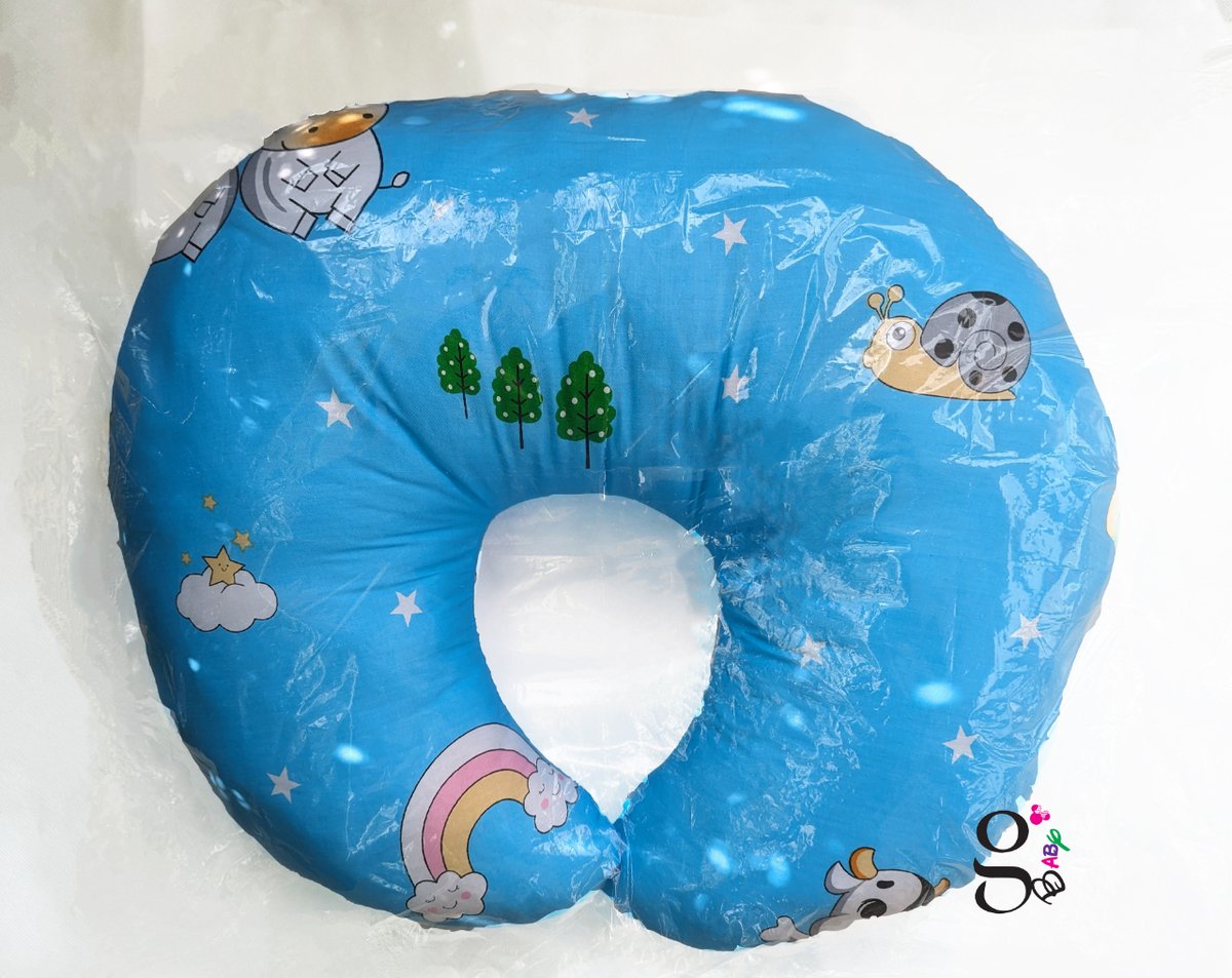 giselda_baby's tweet photo. 🌟 Embrace the essence of comfort with Giselda's Nursing Pillow! Locally crafted in Uganda with the finest fibers, it's comfort first, safety always and momma is happy💖✨ #GiseldaBaby #ComfortFirstSafetyAlways #LocalCraftsmanship #MomApproved #BabyEssentials #UgandaMade https://t.co/lT6bwgBAFU