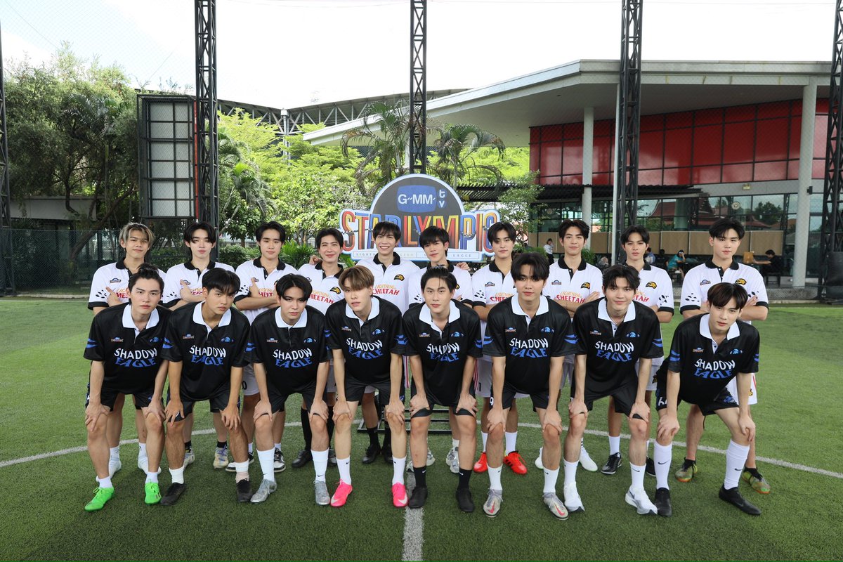 GMMTV's tweet photo. ได้เวลาซ้อมลงสนามประลองฝีเท้า ก่อนแข่งจริง!!⚽️🔥
ศึกลูกหนังระหว่างทีม Shadow Eagle และทีม Lightning Cheetah แค่ซ้อมแต่รับรองว่าเดือดแน่นอน 

🔗 LIVE IG : https://t.co/ur22M8RTCe

💥 BUY TICKETS CLICK : https://t.co/awuSbZfmbz

#GMMTVStarlympic
#GMMTV https://t.co/0g9juMQW0C