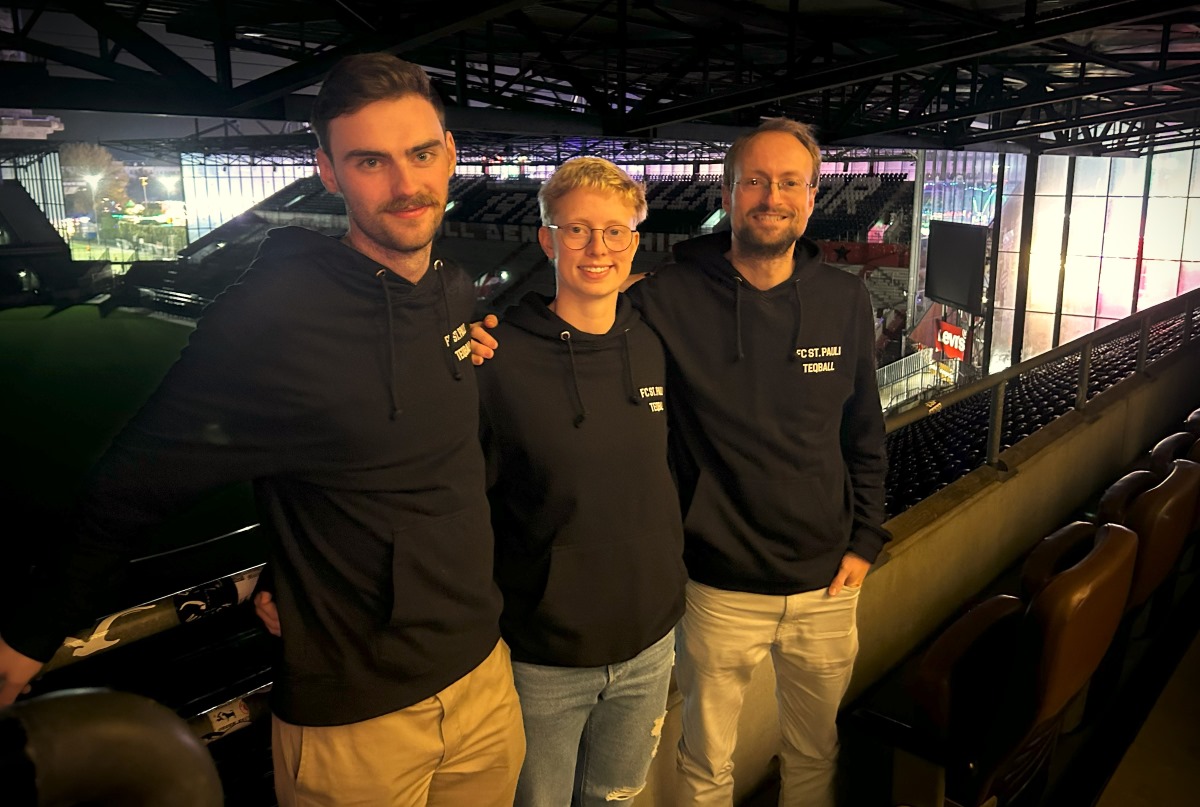 Neu im Podcatcher:
"MT098 - Teqball"

Wir sprachen mit Nelly, Mattes und Jon aus der #FCSP #Teqball Sparte. Mattes ist Schiedsrichter, Nelly und Jon fahren Ende des Monats zur WM nach Thailand.

millernton.de/2023/11/17/mt0…