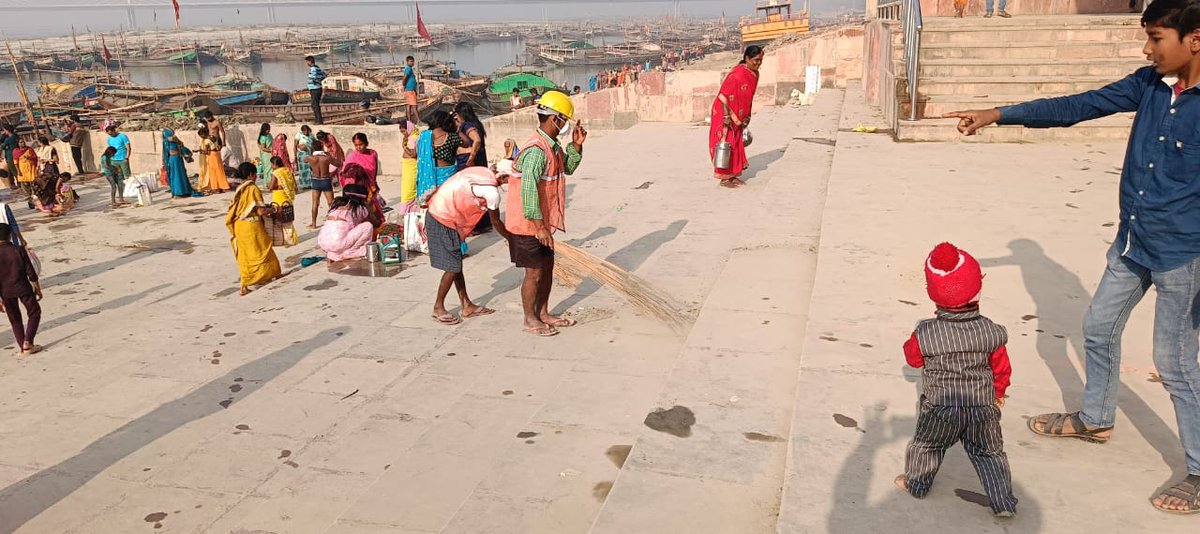 LSBA_Saran's tweet photo. LSBA II Under the program स्वच्छ गांव स्वच्छ त्योहार में महत्वपूर्ण घाटों की साफ सफाई एवम #UserChargeCollection के लिए पूजा समिति से बात किया जा रहा है ।
@LSBA_Bihar @Saran_dm @ratnishverma @SBMGramin @BiharRDD @IPRD_Bihar https://t.co/V8BIuzmgOQ