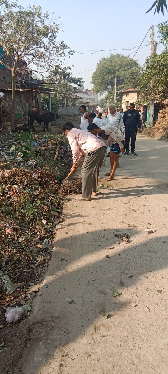 LSBA_Saran's tweet photo. LSBA II Under the program स्वच्छ गांव स्वच्छ त्योहार में महत्वपूर्ण घाटों की साफ सफाई एवम #UserChargeCollection के लिए पूजा समिति से बात किया जा रहा है ।
@LSBA_Bihar @Saran_dm @ratnishverma @SBMGramin @BiharRDD @IPRD_Bihar https://t.co/V8BIuzmgOQ